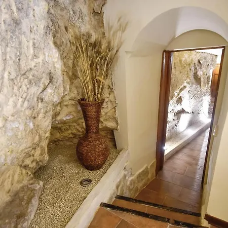 Domum In Petra Casa Nella Roccia Self Check - In *